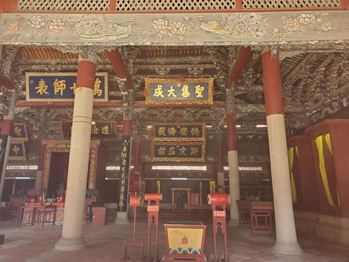福建泉州有条特别的老街,藏有三种不同宗教寺院,千年来相安无事